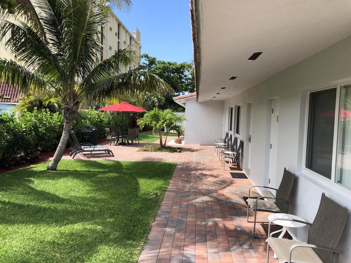 Elizabeth House Inn Deerfield Beach Bagian luar foto